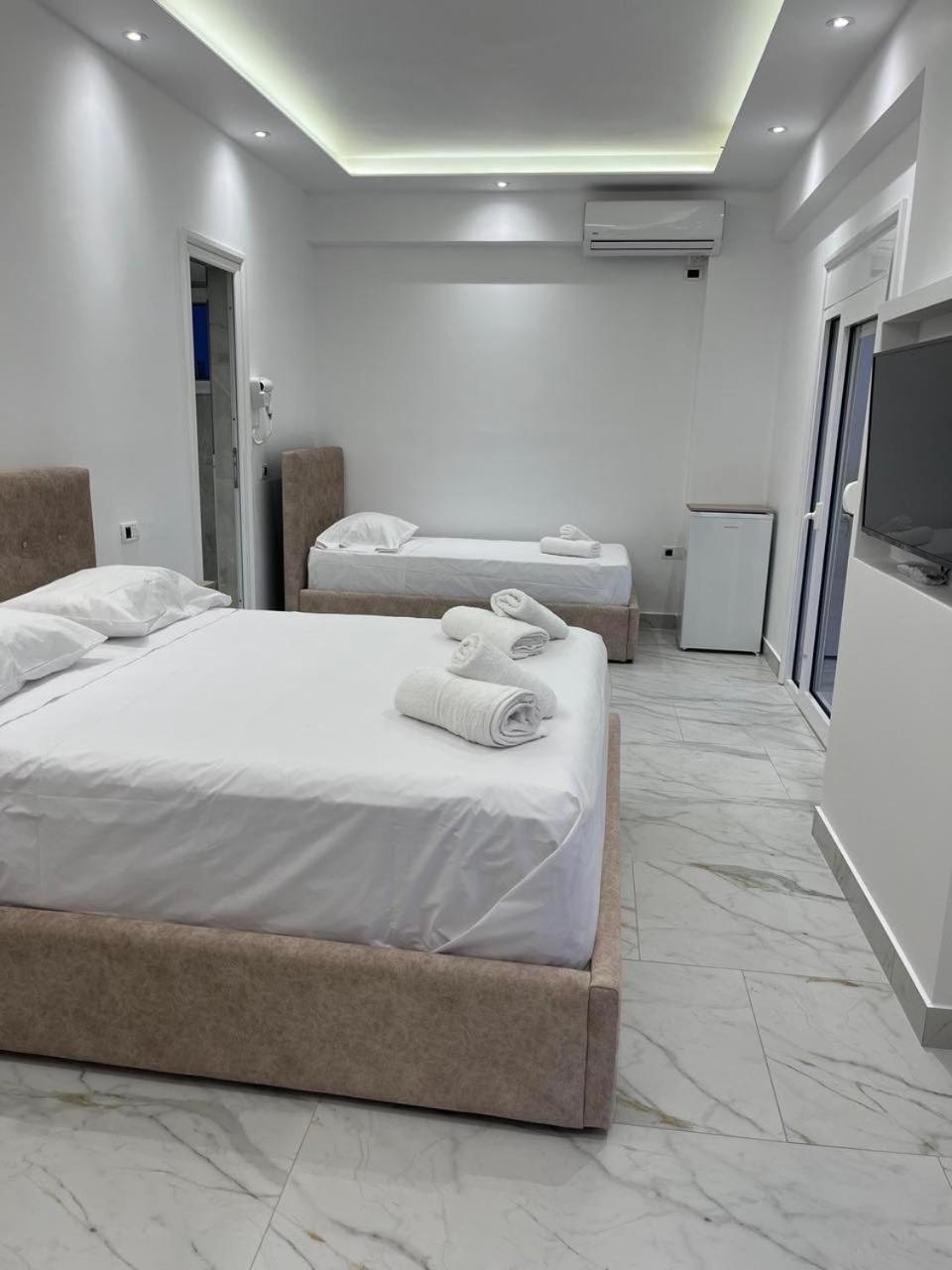 Harmony Apartments Dhërmi Esterno foto