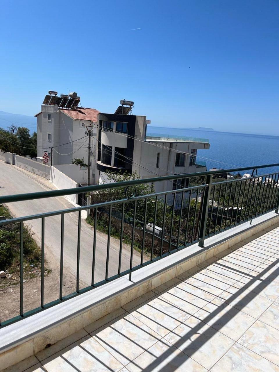 Harmony Apartments Dhërmi Esterno foto